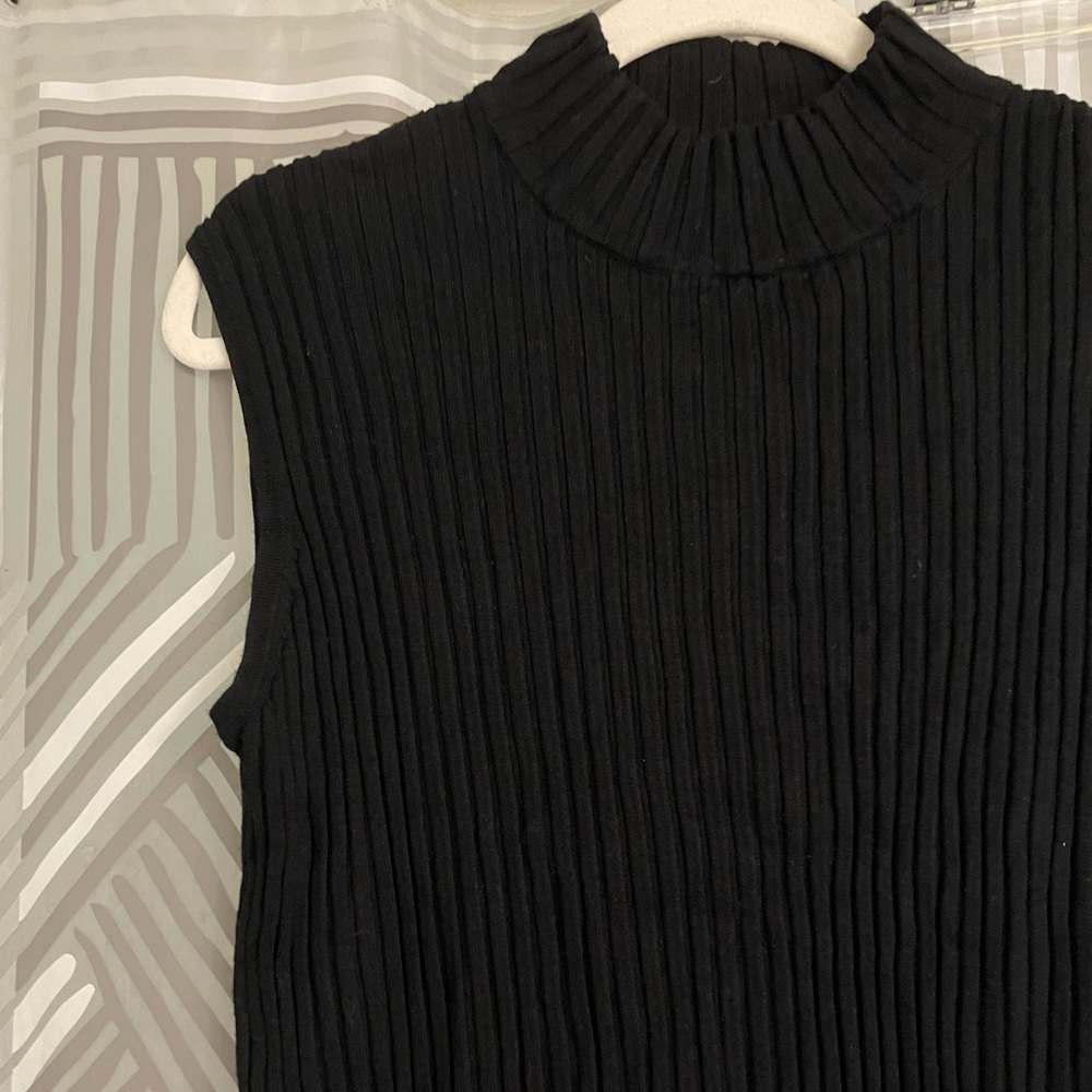 ribbed, sleeveless black top